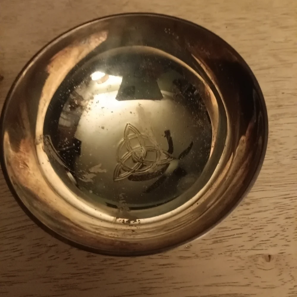 Silver Plated Decorative Bowl with Celtic Knot - Picture 1 of 4